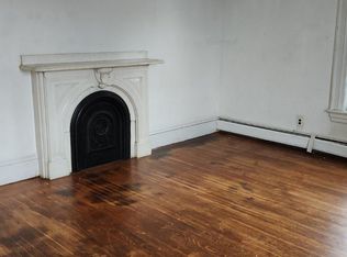 574 Main St APT 2R, Pawtucket, RI 02860