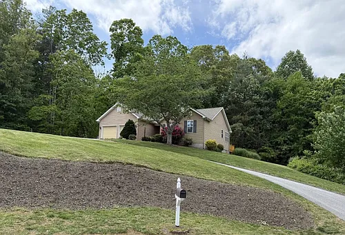 379 High Ridge Dr Photo 1