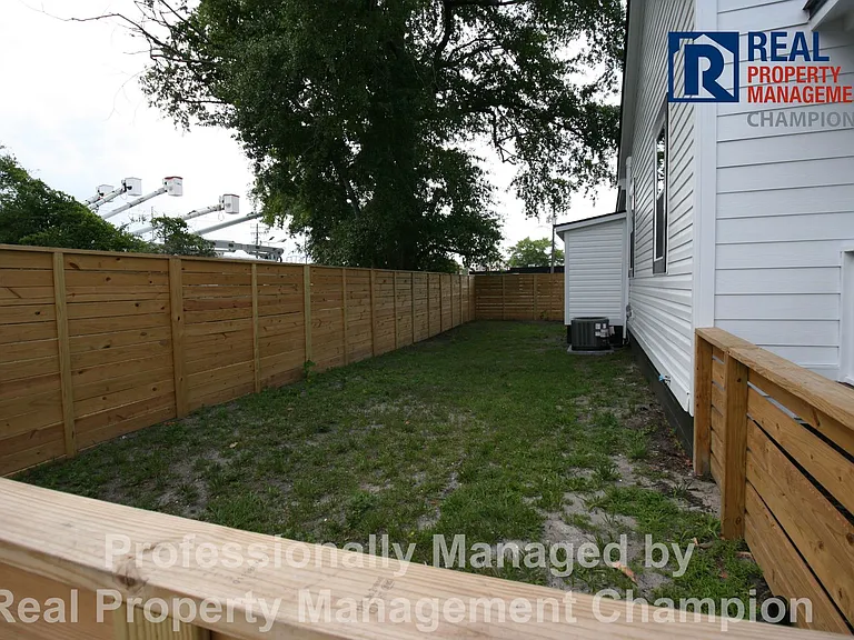 1109 Dock St — Photo 21