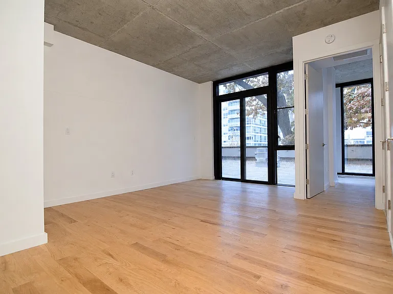 640 W 238th St #2L — Photo 4