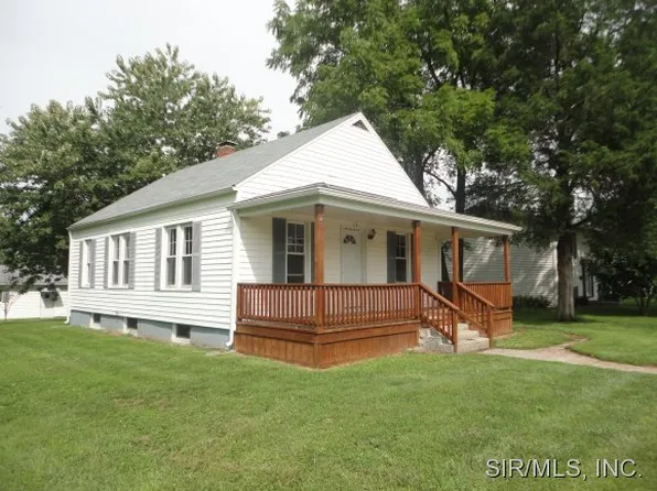 112 S Putnam St, Bunker Hill, IL 62014