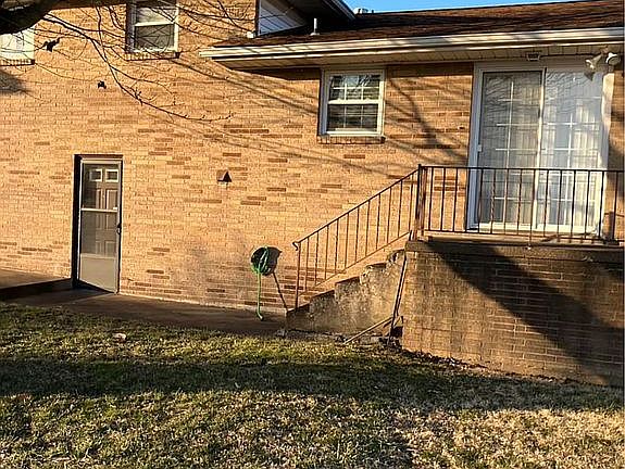 4th image of 216 Benita Dr