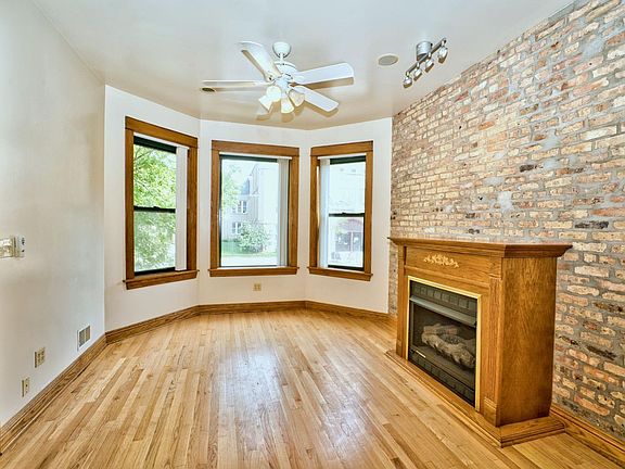 2nd image of 1649 W Foster Ave #1
