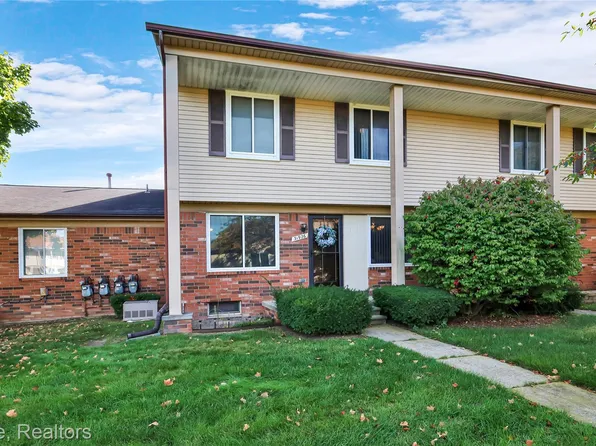 31926 Breezeway, Chesterfield, MI 48047
