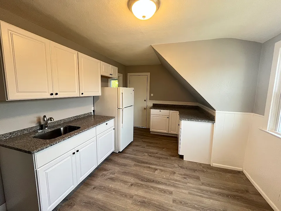 37 Marble St #3