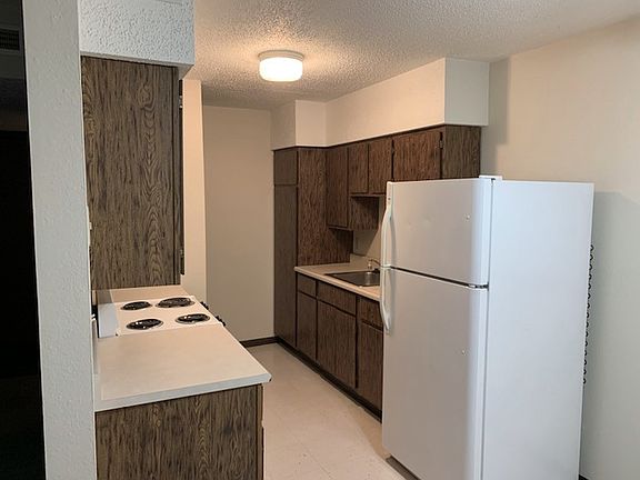 4th image of 100 E Hillcrest Ave #16433533