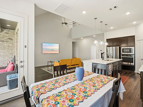 4th image of 15647 Roscobie Park Dr