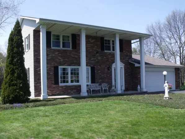 331 County Rd S, Algoma, WI 54201