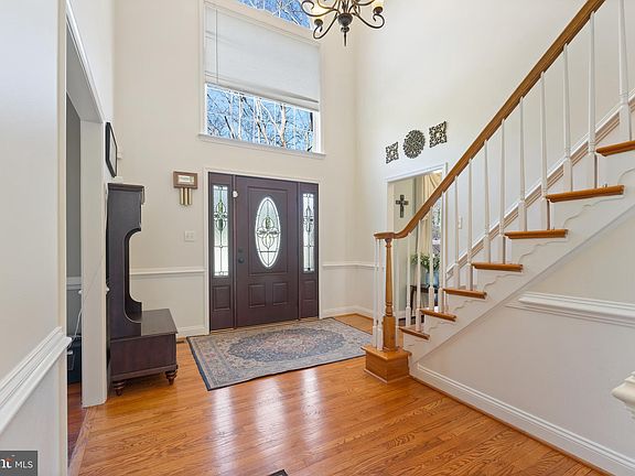 3rd image of 790 Winterberry Dr