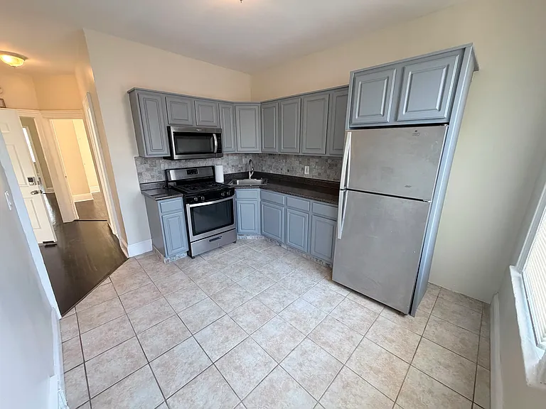 21 Myrtle Ave #2 — Photo 3
