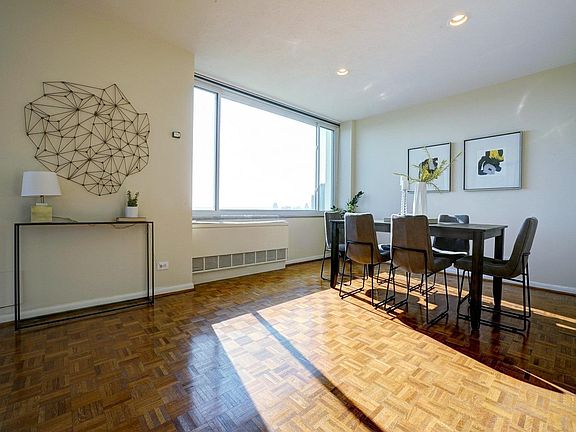 5th image of 2401 Ingleside Ave Unit 7B