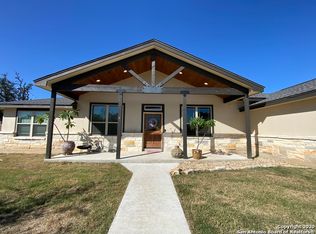 124 Shin Oak Dr, Bandera, TX 78003