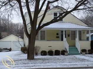 756 Ludlow Ave, Rochester, MI 48307