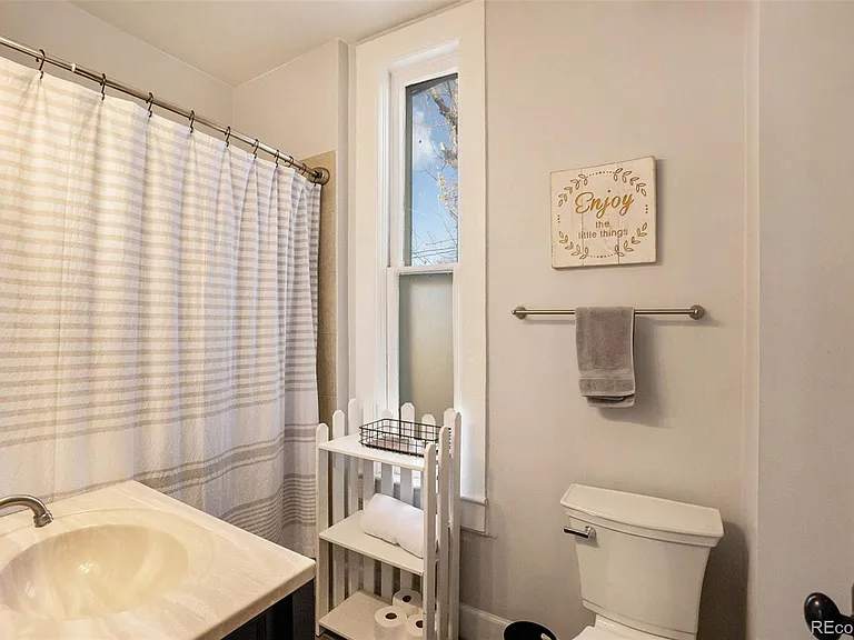 2545 W River Dr — Photo 10