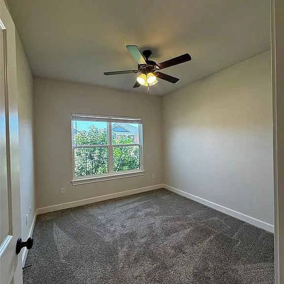 331 Sophia Ln — Photo 21