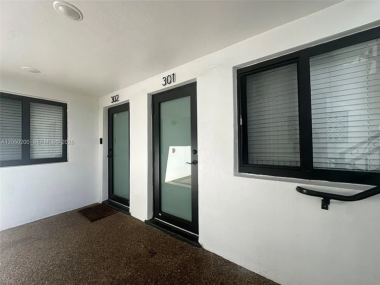 529 SW 4th St #301 — Photo 28