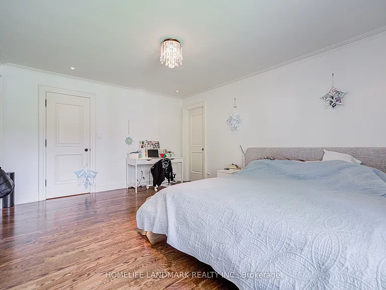 102 Stratford Cres — Photo 20