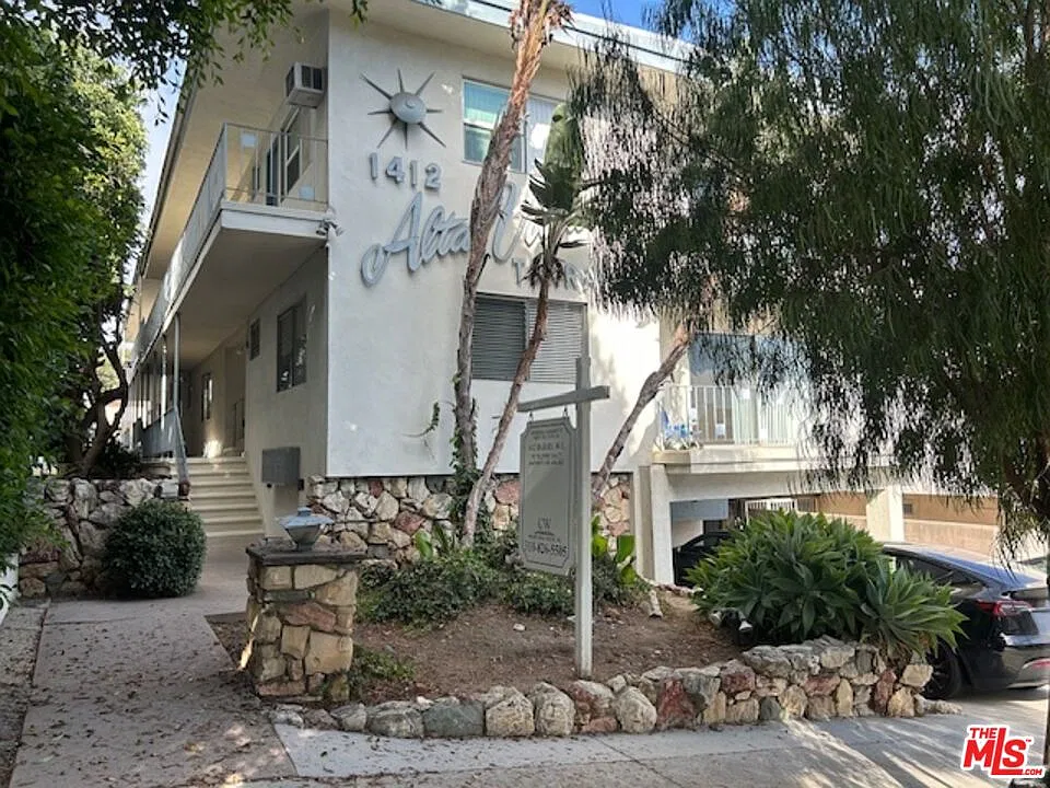 2 bed, 2.0 bath, 1000 sqft, $2,985 — Photo 1