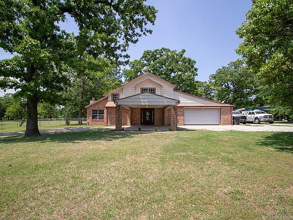 4th image of 9026 Crestwood Dr