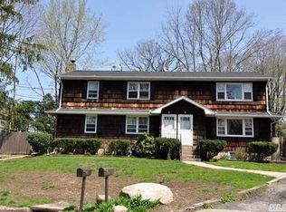 79 Hillwood Dr, Huntington Station, NY 11746