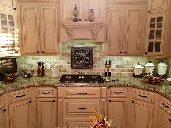 4th image of 208 Breckenridge Dr