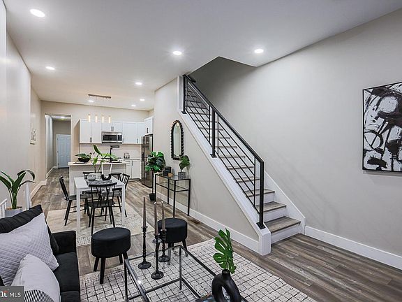 5th image of 1728 Ruxton Ave