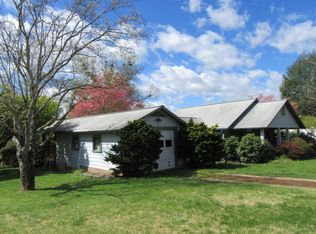 15 Pine Ave, Bryson City, NC 28713