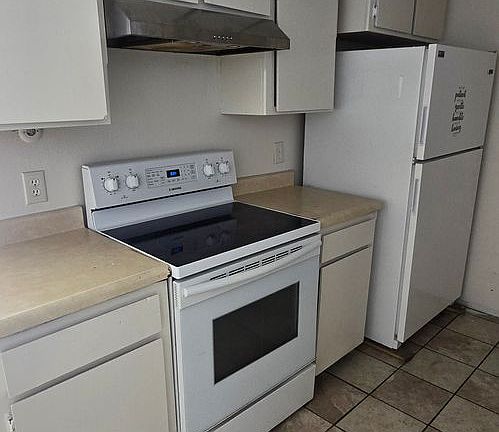 3rd image of 102 Myrtlewood Dr #A-c
