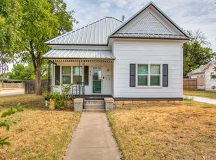 408 N 4th St, Ballinger, TX 76821