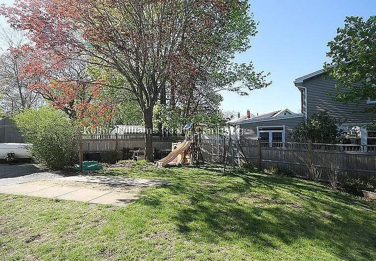 133 Fells Ave — Photo 11
