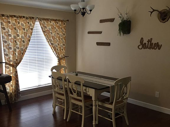 Formal Dining
