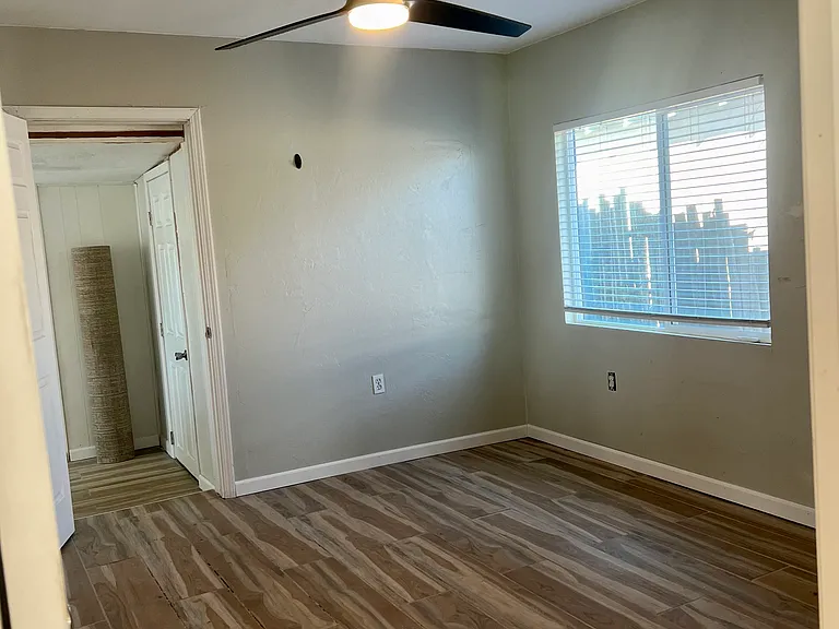 915 Iron Ave SW — Photo 6