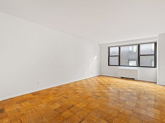 4th image of 7 E 14th St APT 1026