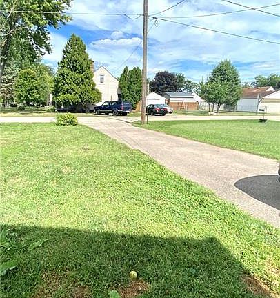 3rd image of 15 Medway Dr