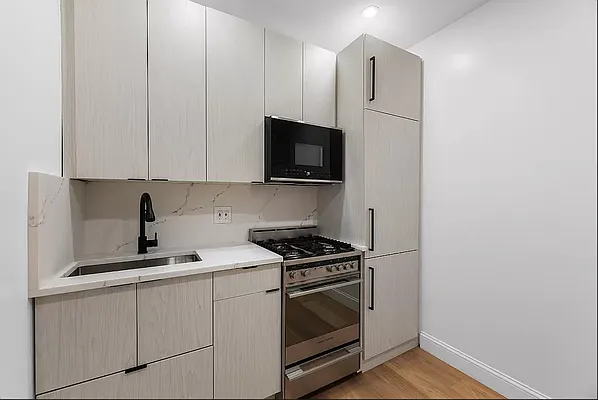 Rented by REAL New York | media 9