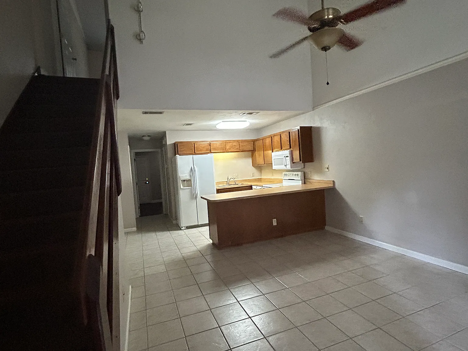 2 bed, 928 sqft, $1,200 — Photo 3