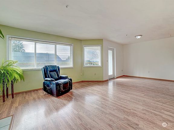 5th image of 26325 Illinois Avenue NE #B101