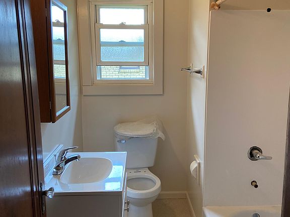 3rd image of 1520 Front St APT 3