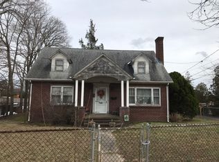 625 E Main St, Riverhead, NY 11901