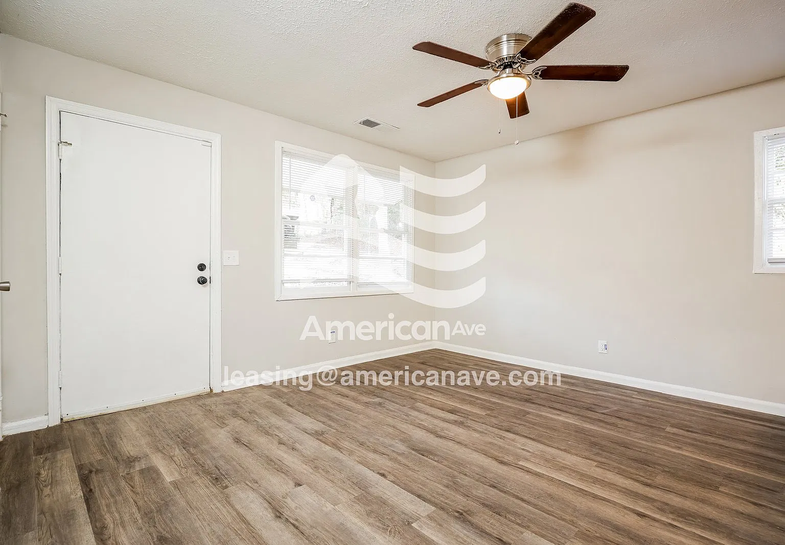 3 bed, 1.0 bath, 922 sqft, $1,150 — Photo 4