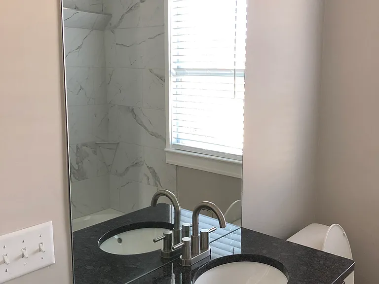 1404 Charleston Ave — Photo 2