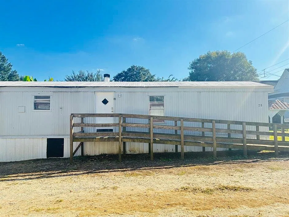 2807 Blcksbrg Unit B — Photo 3