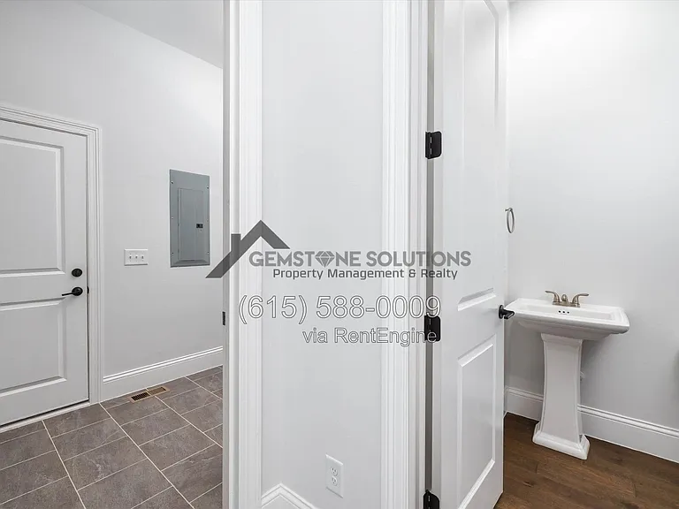 631 Silva Ln — Photo 35
