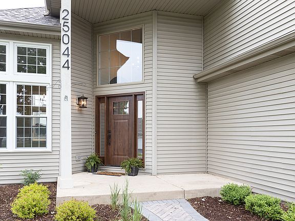2nd image of 25044 Chelsea Ln
