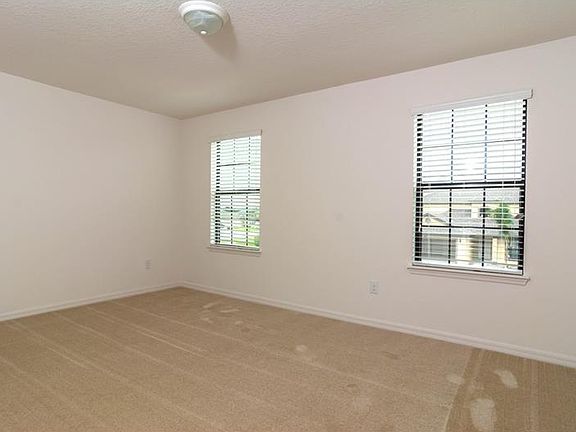 5th image of 331 Pheasant Dr