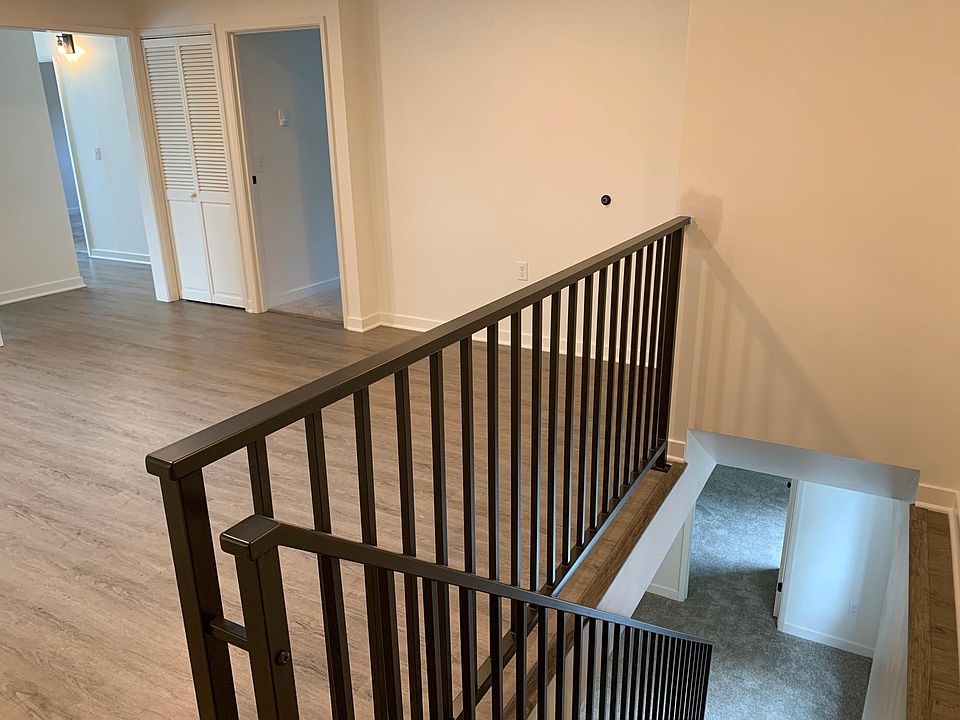 The landing looking to the downstairs