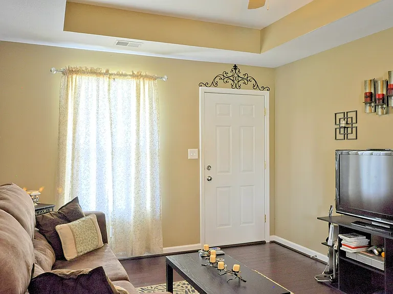 516 Fox Trot Dr — Photo 6