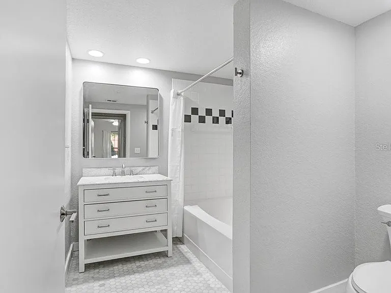 2440 W Horatio St #1012 — Photo 20