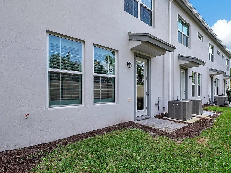 1807 SE Ocean Cove Way — Photo 29