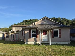 8506 Hickory St, Pound, VA 24279